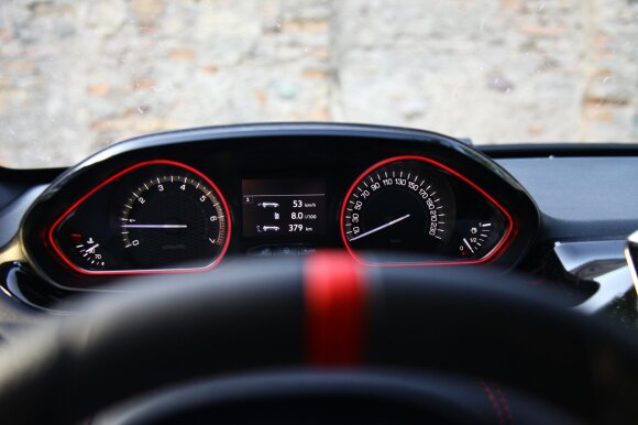 "Peugeot 208 GTi"