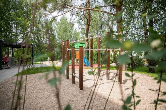 In Vilnius an exemplary courtyard of old apartment buildings was presented: it was necessary to walk along the paths of the cross