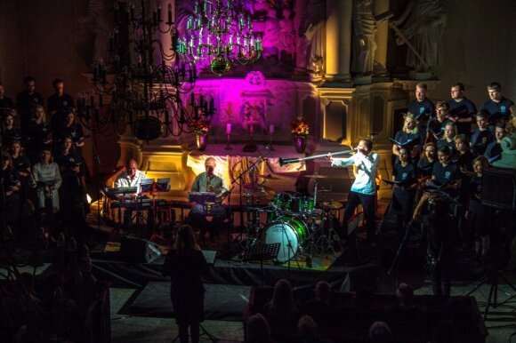 500 dūžių: vaizdo ir muzikos kelionė per 500 Reformacijos metų
