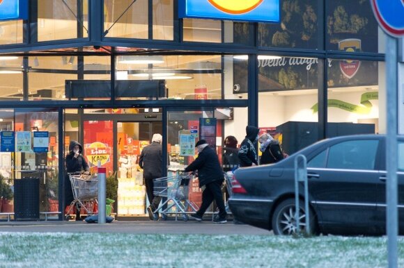 Traffic jams and traffic jams - Panevėžys residents rush to shops just before they close