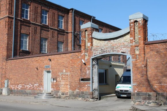 Beprotiški plėšimai, žeminantis darbas Vilniaus tabore už dozę: gyvenimo dugne kaina buvo tikrai žiauri