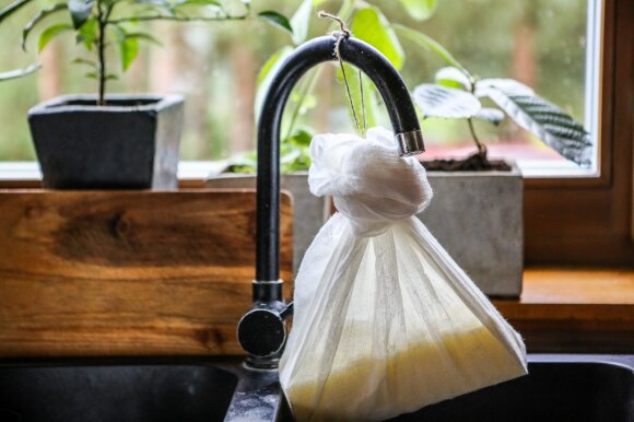 Dovilė, who lives in the forest, prepares a frozen kefir