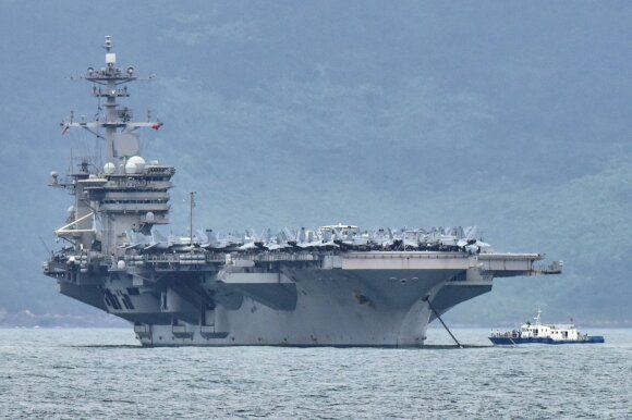 US aircraft carrier 