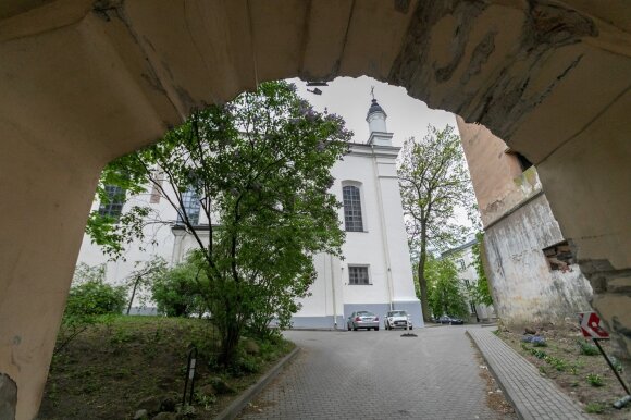 Vilniaus širdyje didingi pastatai sujungti trilerį primenančia istorija: kankinių paslaptis, nedavusi ramybės daugiau nei šimtmetį