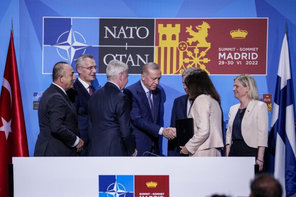 Stoltenbergas: Rusija kelia tiesioginę grėsmę NATO saugumui