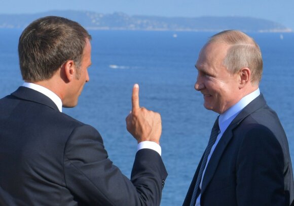 Emmanuel Macron, Vladimir Putin