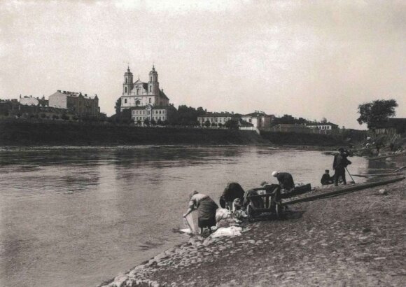 View from the right bank of the Neris, 1903-1908.