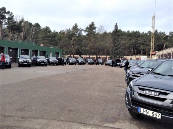 Valstybinių miškų urėdija įsigijo 23 naujus automobilius, skirtus miško gaisrams gesinti