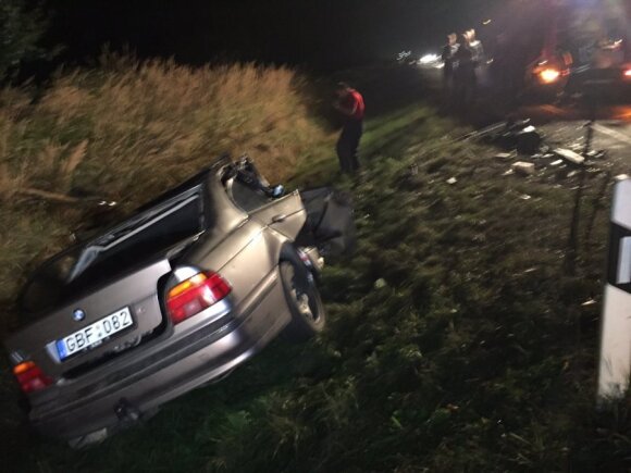 Daug klausimų sukėlusi šiurpi avarija Plungės rajone: versijų sumažėjo