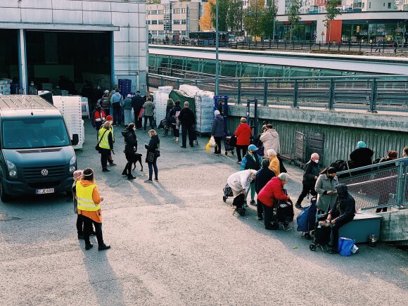 Every Lithuanian's dream: find a place to share free food