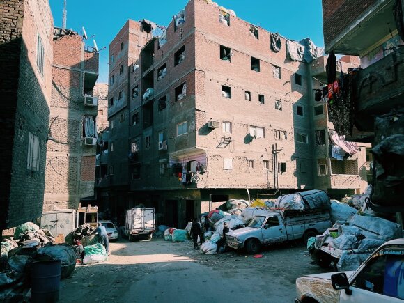 The other side of Egypt that is not seen by tourists: an extremely closed community that lives in garbage from birth