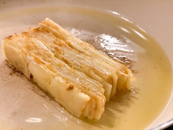 Celery root with cheese sauce and black pepper according to Martynas Praškevičius