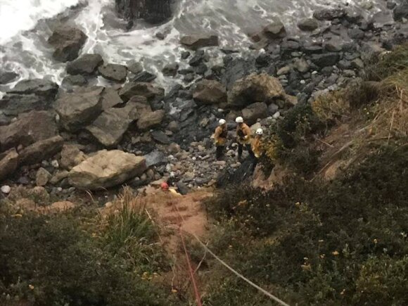   A woman survives a week after a flight from a cliff height of 60 meters [19659011] A woman survives a week after a flight of 60 meters high cliff </p>
</p></div>
</p></div>
<p><script>! Function (f, b, e, v, n). , t, s) {if (f.fbq) returns; n = f.fbq = function () {n.callMethod? n.callMethod.apply (n, arguments): n.queue.push (arguments)}; (! f._fbq) f._fbq = n; n.push = n; n.loaded =! 0; n.version = 2.0 & # 39 ;; n.queue = []; t = b.createElement (e); s.parentNode.insertBefore (t, s)} (window, document, script, // connect.facebook.net/en_US/fbevents.js&#39;); fbq ( & # 39; init & # 39;, & # 39; 1720142964883079 & # 39;); fbq ('track', 'Pageview'); </script></pre>
</pre>
[ad_2]
<br /><a href=