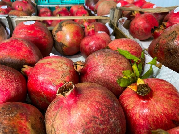 An Italian farmer showed me how to eat a pomegranate