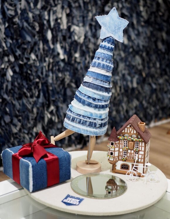 Tvarus kalėdinės eglutės pasirinkimas: nuo žaliaskarės vazonėlyje iki pačių sukurtos