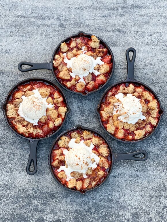     Rhubarb and Strawberry Cobbler