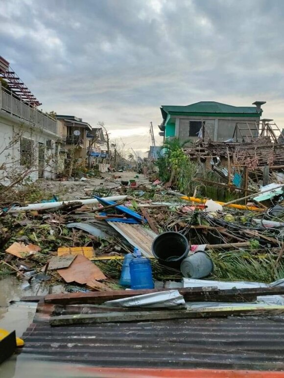 Galingas taifūnas nušlavė viską, ką lietuvis Filipinuose buvo sukūręs: namus sugriovė, verslo nebėra, džiaugiuosi, kad patys likome gyvi