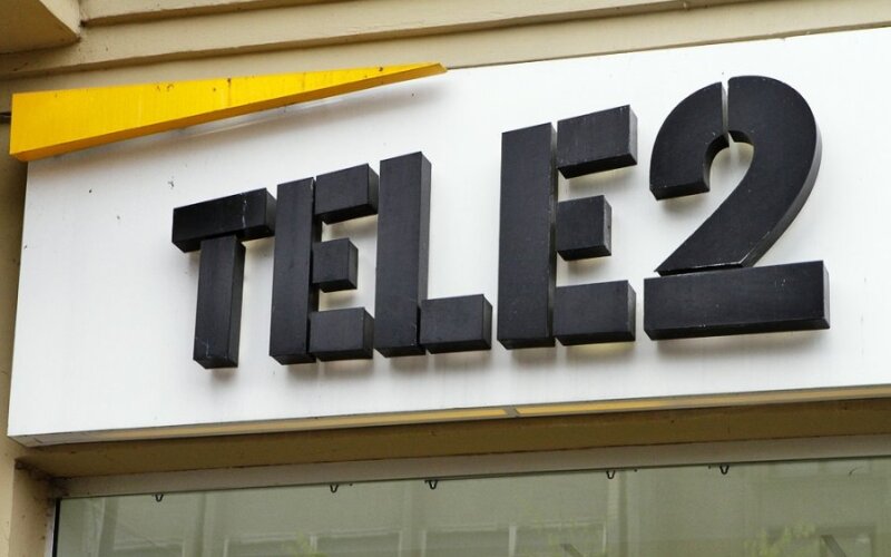 Теле к. Tele2 вывеска. Теле два вывеска. Вывески tele2 на магазинах. Вывеска теле2 монтаж.