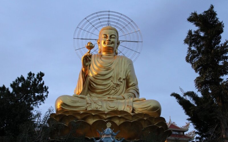 Сам будда. Камбоджа Удонг Будда. Махапаринирвана Будды. Статуя Будды в Камбодже. Ступы Будды во Вьетнаме.