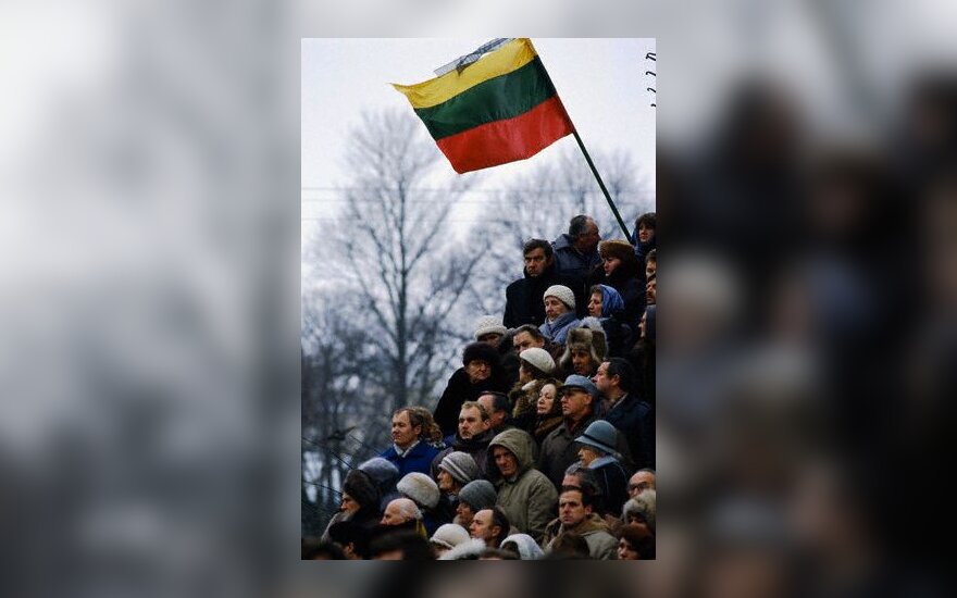Lietuva, trispalvė, lietuviai