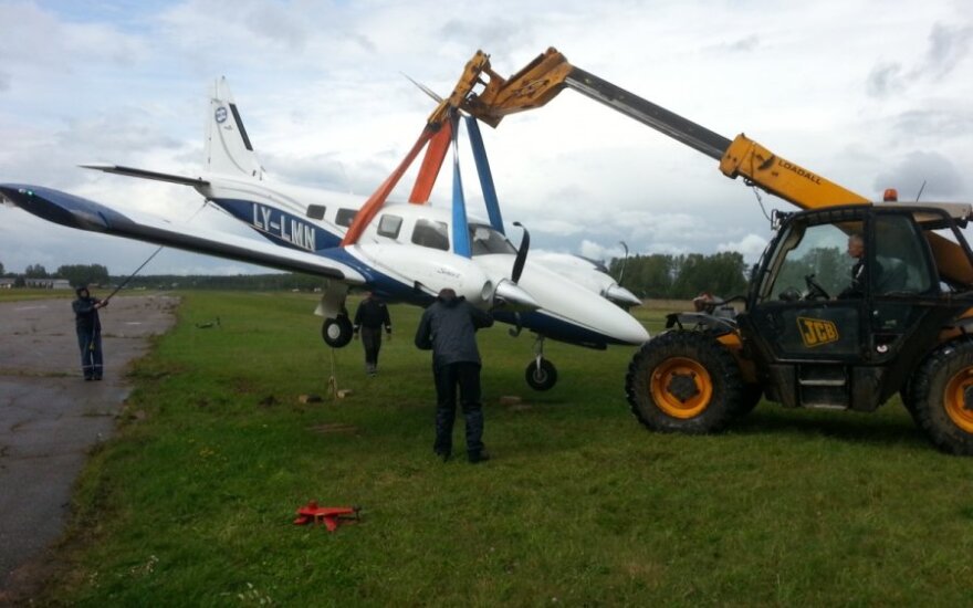 Kyviškėse į avariją pateko lėktuvas - aplinkybės kurioziškos