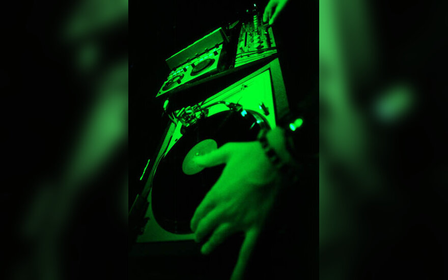 DJ, didžėjus, muzika, plokštelės, muzika, vakarėlis