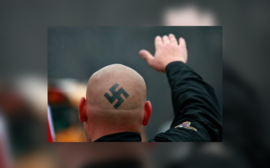 Неонацист это кто простыми. Неонацист это кто простыми. Герлиц неонацисты. Неонацист это кто простыми. Мемы про неонацистов.