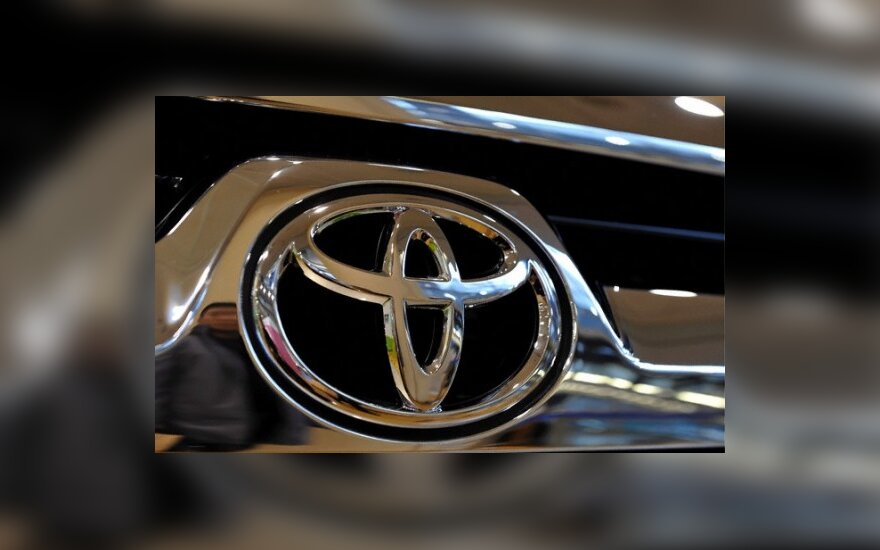 „Toyota“ išleis 1 mlrd. Lt atšauktų automobilių remontui
