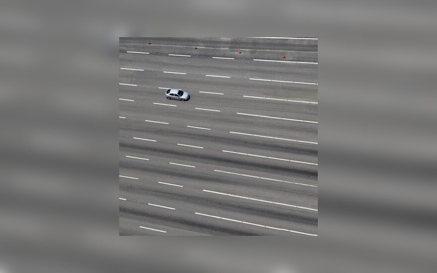 Siūloma automobiliuose įdiegti „juodąsias dėžes“