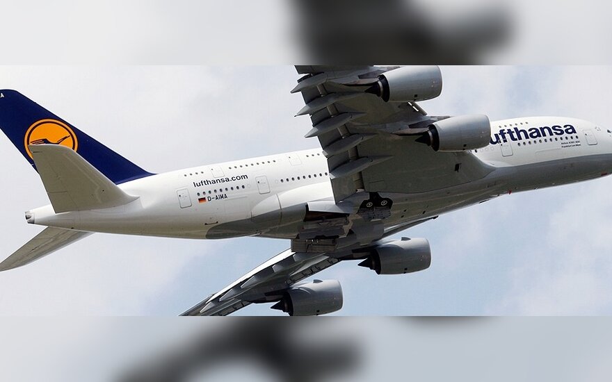 „Lufthansa“ ir „Austrian Airlines“ apmokestins antrą lagaminą