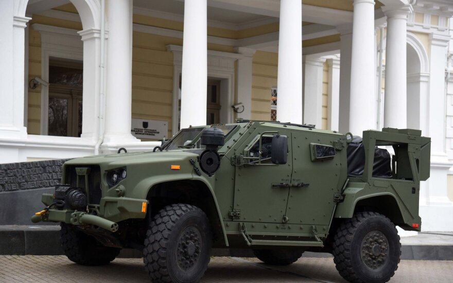 Deal to buy 200 Joint Light Tactical Vehicles from US signed