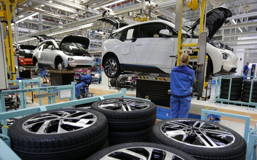 Automobilių gamintojams – vieni blogiausių metų: naikina 80 tūkstančių darbo vietų