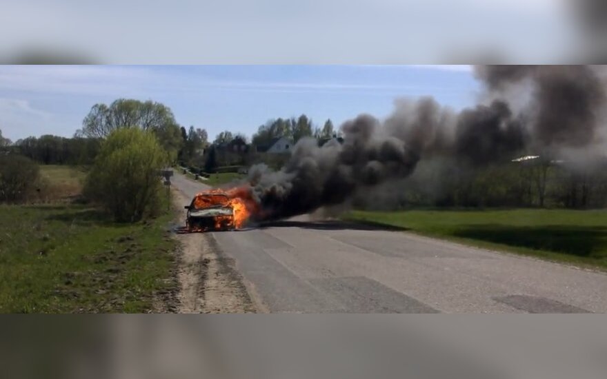 Įspūdingas vaizdo įrašas: ko nenorėtų nė vienas vairuotojas