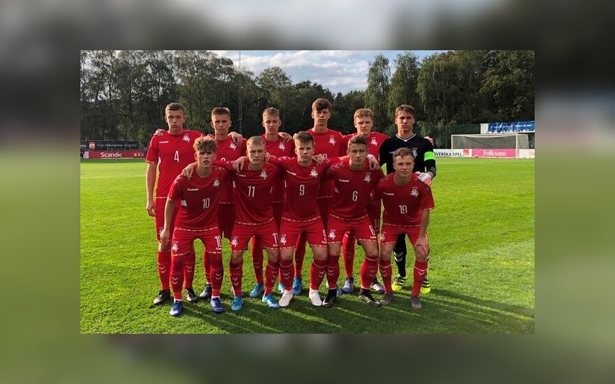 Du kartus pirmavusi Lietuvos vaikinų rinktinė nusileido Švedijai