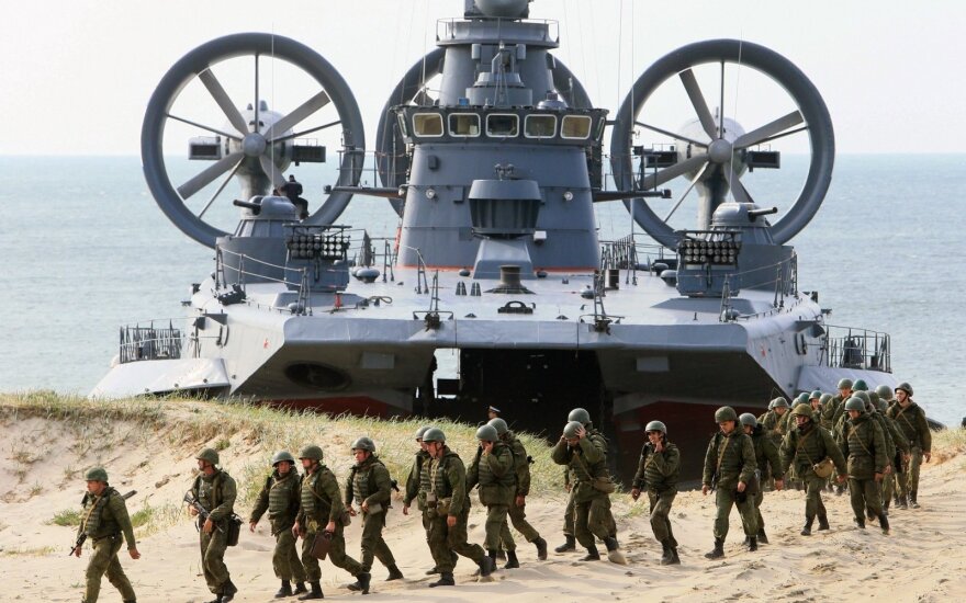 Zapad 2013 Russian military 'lands' on the shores of Kaliningrad