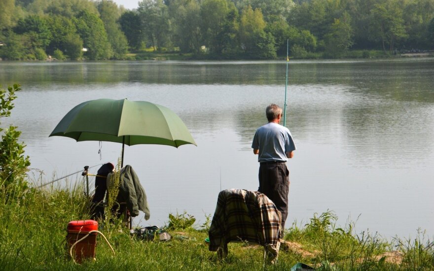 Karpiais gausus tvenkinys keičia statusą: žvejyba kainuos 14 eurų