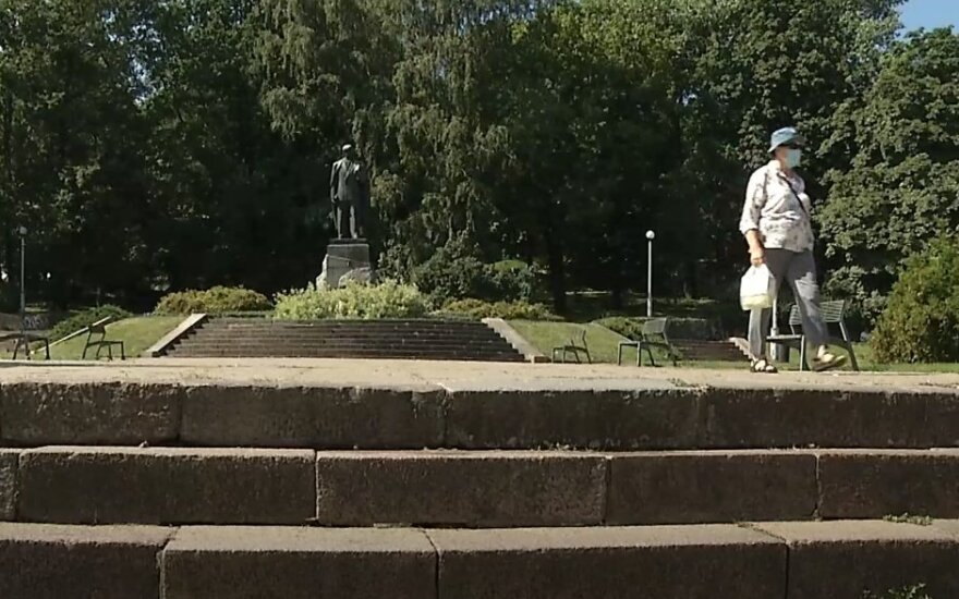 Petras Cvirka: apie vardus ir paminklus