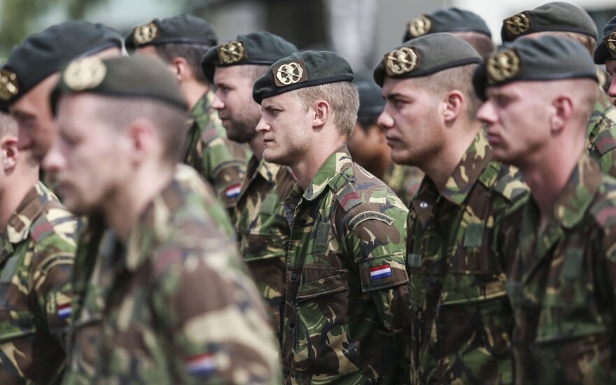 Po avarijos Jonavoje į pagalbą atskubėjo sąjungininkų kariai
