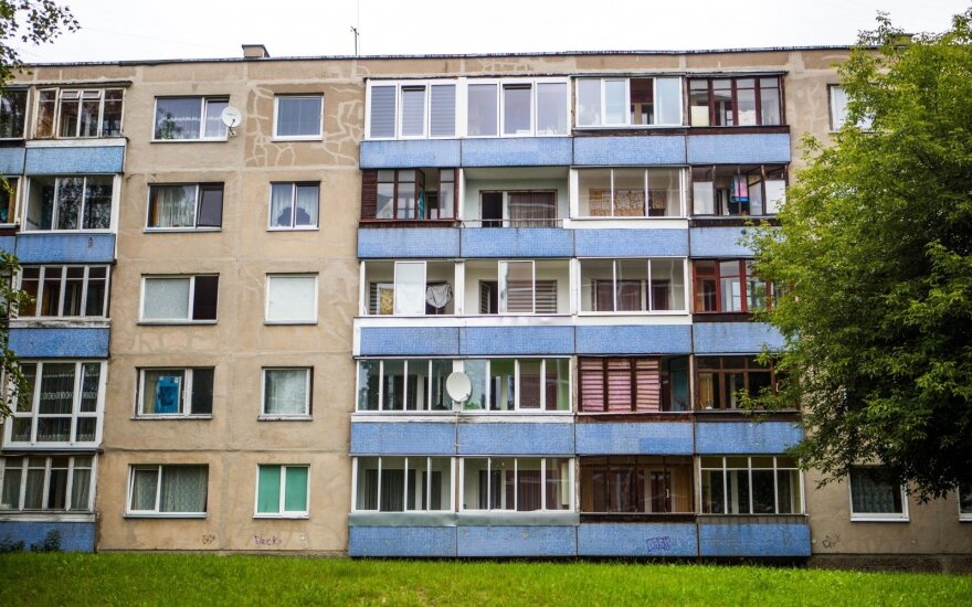 Registrų centras: šiemet būstų parduota už 440 mln. eurų, brango seni butai