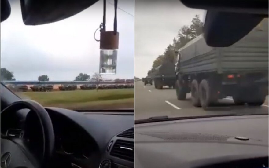 Vaizdo įrašuose – karinės technikos judėjimas prie Baltarusijos sienos su Ukraina