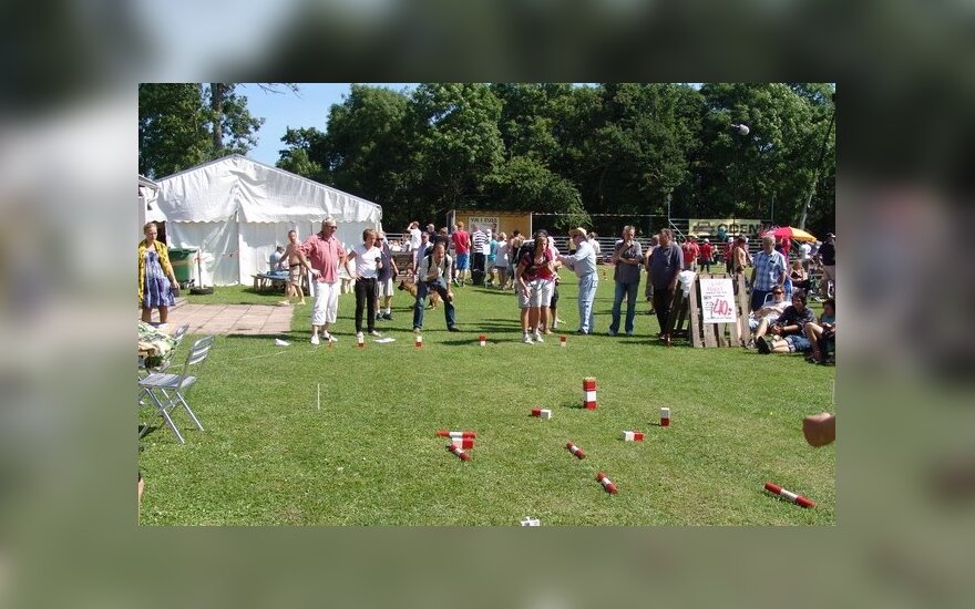 Vikingų Sachmatais Galima Zaisti Ir Smėlėtame Papludimyje Ir Ant Uzsalusio Ezero Ledo Delfi Kelionės