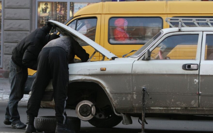 Sugedęs automobilis Rusijoje