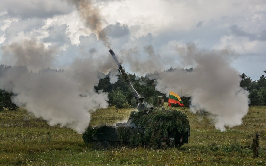 German PzH2000 shooting for the first time in Lithuania