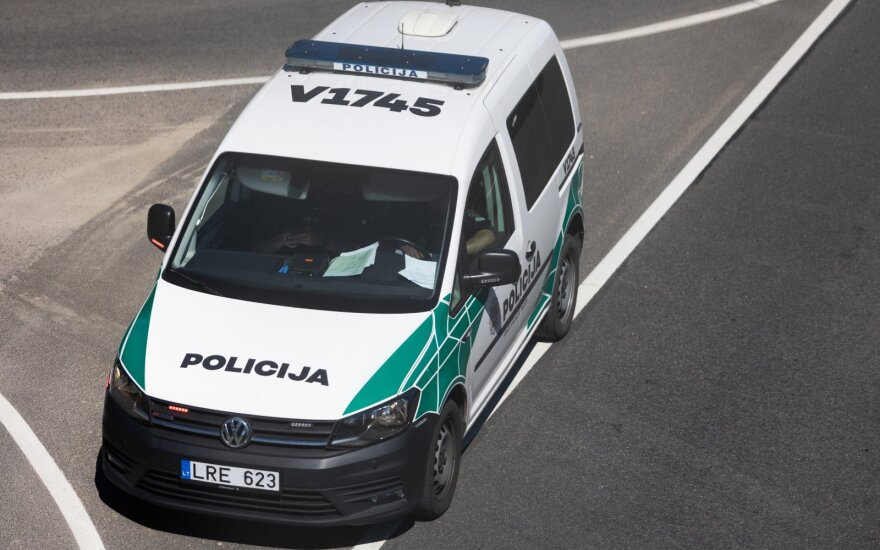 Vilniuje pranešta, kad vaikui pėdą pervažiavęs automobilis spruko