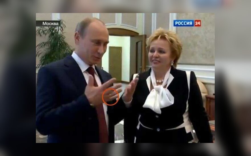 Путин с обручальным кольцом
