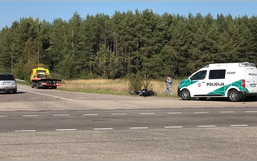 Tragiškos avarijos metu Vilniaus rajone žuvo motociklininkas