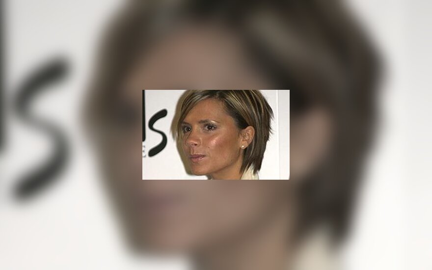 Posh Spice Savo Naujausia Daina Skiria Sunui Delfi Veidai