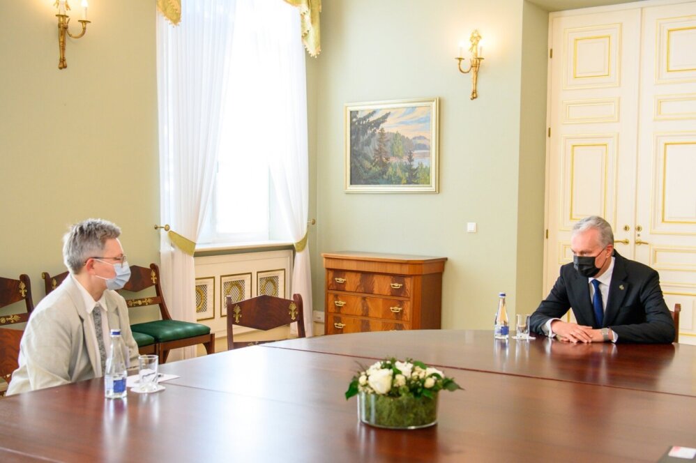 Prezidentas Gitanas Nausėda susitinka su Rasa Račiene.