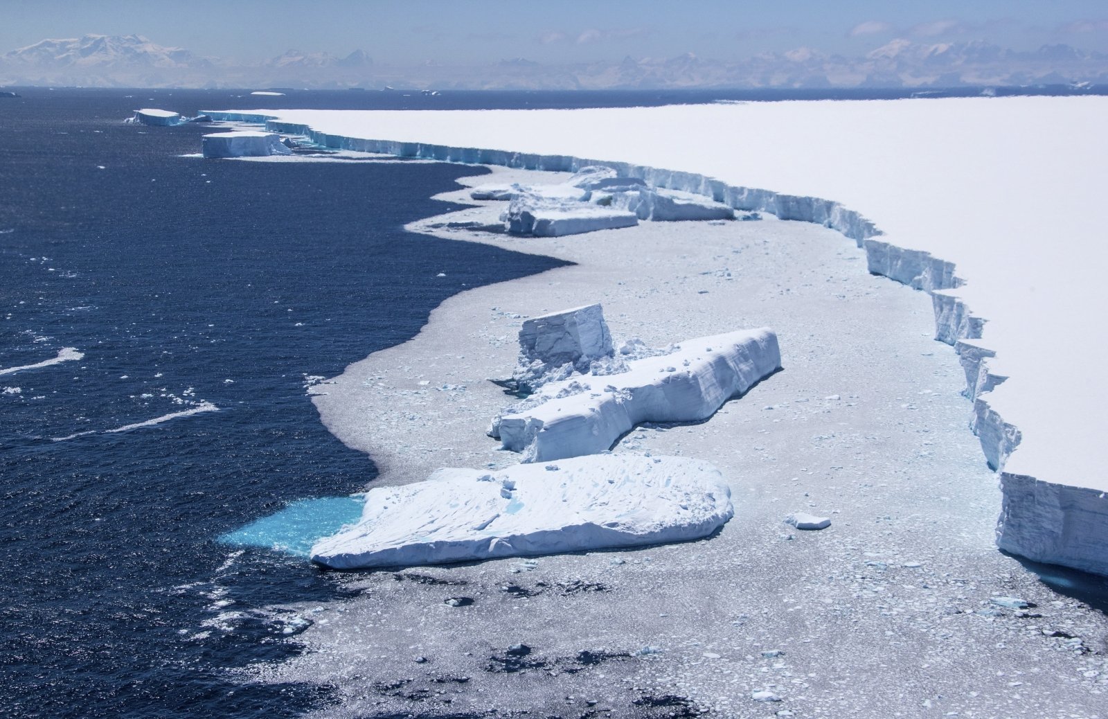 Et fantastisk fenomen er registrert i Antarktis: antimaterie traff jorden fra dypet av verdensrommet