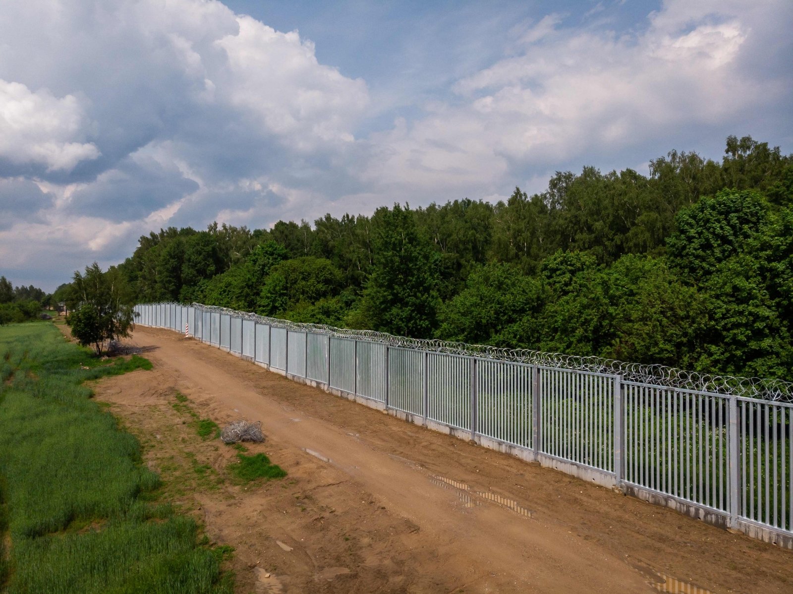 Polska zbudowała ogrodzenie o długości 140 km na granicy z Białorusią